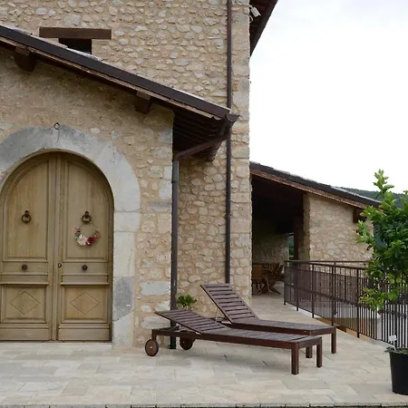 Casale Dei Briganti Farm stay *